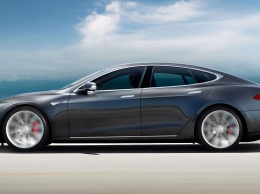 Автопилоту Tesla запретили превышать скорость