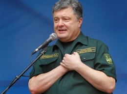 Порошенко поручил создать 30-километровую буферную зону в Донбассе