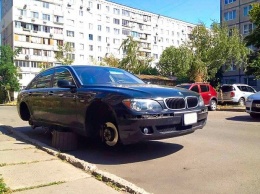 В Киеве воруют колеса с машин