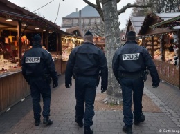 Во Франции в 2016 году предотвращены 17 терактов