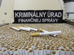 Украинцы изготавливали контрафактные сигареты в Словакии