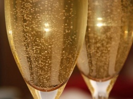 Ученые: Вкус шампанского зависит от размера и величины пузырьков