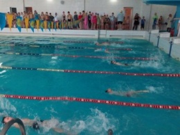 В Славянске прошел зимний чемпионат области по плаванью