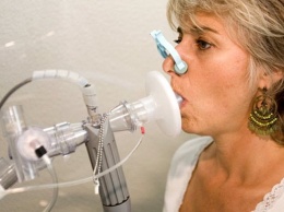Уникальный прибор выявляет 17 заболеваний в выдыхаемом воздухе - Ученые