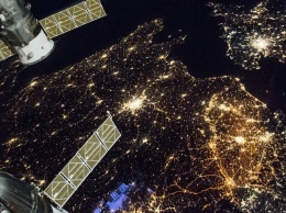 В предверии Рождества NASA показало вид ночной Европы из космоса