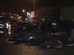 Audi влетел в магазин на Буковине: есть пострадавшие