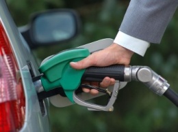 Рада одобрила повышение акциза на бензин: как в 2017 на него изменятся цены
