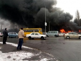 Масштабный пожар у метро "Лесная": на месте ЧП нашли обгоревшее женское тело