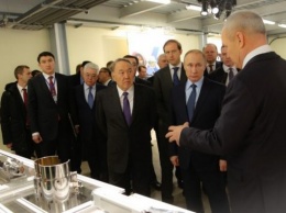 Назарбаев и Путин побывали на двух предприятиях в Санкт-Петербурге