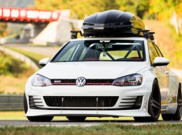 Volkswagen Golf GTI RS получил обвес Rocket Bunny