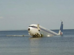 Крушение российского самолета Ту-154: на место происшествия направят два подводных аппарата