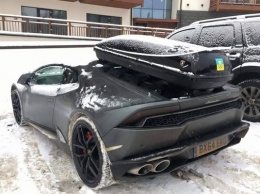 Пафос от британца: дрифт Lamborghini Huracan на заснеженной трассе Буковеля - видео