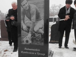 Мирон Маркевич профинансировал установку памятника на могиле Игоря Надеина