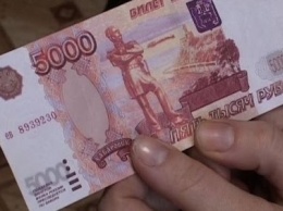 Россиянка дома напечатала себе денег на жизнь