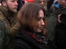 Она не журналистка: экс-пленница "ЛНР" Сворак позирует с "новороссом"