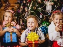 Новогодние каникулы для всей семьи: шоу, театр, фильмы и утренники: куда сводить ребенка на праздники