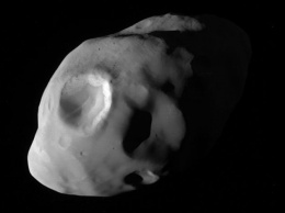 NASA опубликовало самый качественный снимок спутника Сатурна - Пандоры