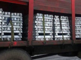 На трассе Мариуполь-Запорожье задержан грузовик с алюминиевыми слитками (ФОТО)