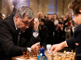 "Великий орел!" Легендарный Каспаров восхитился победой украинца на чемпионате мира по шахматам