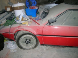 В гараже обнаружили покинутый более 30 лет назад культовый BMW M1