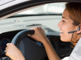 Исследование: Разговор «без рук» опасен для водителей