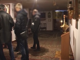 В Киеве задержали двух подростков, напавших с ножом на послушницу храма