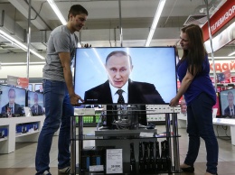 Эксперт считает, что стало опасно не верить "путинскому" телевизору
