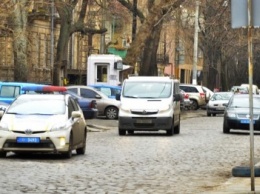 В центре Одессы мужчина пытался покончить с собой (ФОТО)