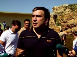 Саакашвили угрожает подключить Кличко к сносу заборов на пляжах Одессы