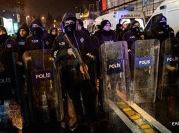 Задержаны восемь человек по подозрению в теракте в Стамбуле