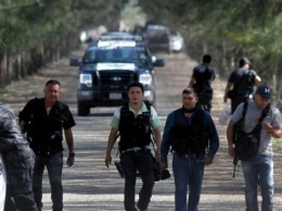 В Мексике протестующие заблокировали 15 автомобильных трасс