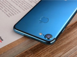 Появились фото iPhone 7 в голубом цвете