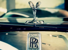 Опубликованы рендеры кроссовера Rolls-Royce Cullinan
