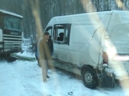 Непогода спровоцировала массовые аварии в Ровно
