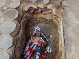 Коммунальщики нарыли ямы в центре Одессы: глядите в оба (ФОТО)