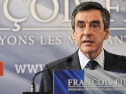 Выборы во Франции: Прогнозируемый отрыв Фийона от Ле Пен и Макрона минимален