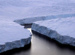 Ученые наблюдают за появлением самого большого айсберга
