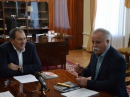 Мэр Кропивницкого обсудил с членами Национального союза писателей Украины вопросы развития литературоведения
