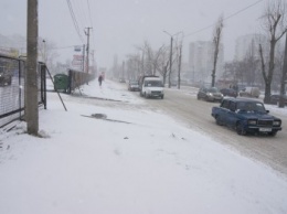 На центральных улицах Одессы так и не появилась снегоуборочная техника (ФОТОРЕПОРТАЖ)