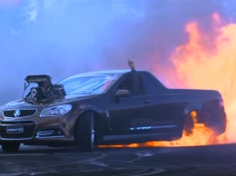 Сжечь за 60 секунд: появилось огненное видео автомобильных соревнований в Австралии