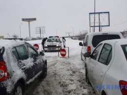 Из-за снегопадов Молдова закрыла два КПП на границе с Украиной