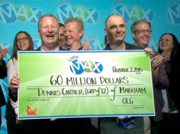 Жителю Канады достался приз за выигрыш в лотерее Lotto Max $60 миллионов