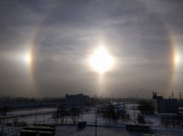 Из-за сильных морозов в Москве была зафиксирована зимняя радуга