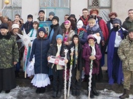 Школьники Донетчины поздравили раненых украинских бойцов с Рождеством