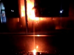 Во Львове начались пожары в отделениях российских банков (ВИДЕО 18+)