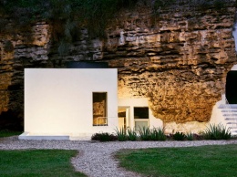 Назад к истокам: дом, интегрированный в пещеру