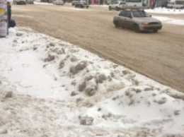 Запорожье вновь застряло в снегах (ФОТО)