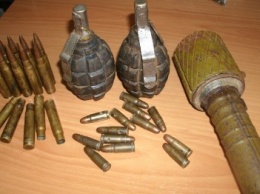 В ОРЛО у подростка нашли гранаты и патроны