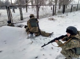 На Херсонщине военнослужащие срочной службы учились обезвреживать диверсантов