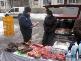 У полтавских торговцев "с рук" обнаружили грубые нарушения санитарных норм